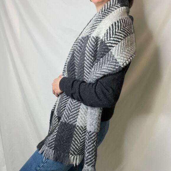 Aran Crafts sweater market blanket scarf plaid checkered herringbone wool Irish - Picture 10 of 17